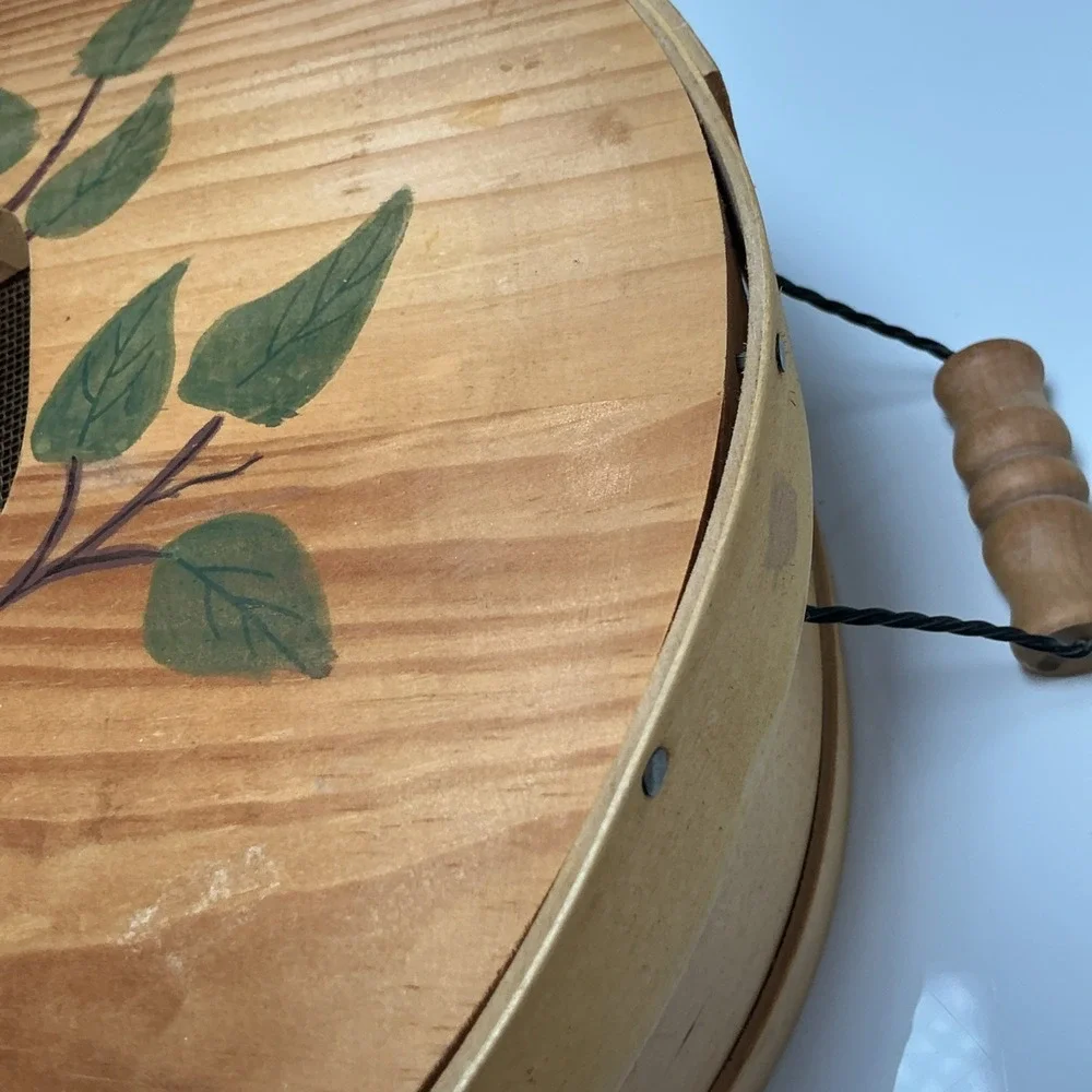 Vtg. Apple Pie Basket Wood Handles & Peek Screen Window Cover Decor Purpose Only